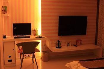 Lucky 5 Million Express Hotel Yuxi Kunming Bagian luar foto