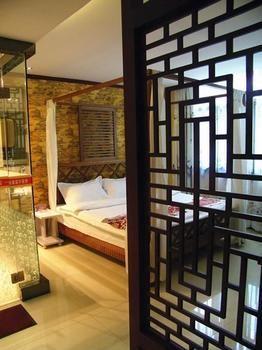 Lucky 5 Million Express Hotel Yuxi Kunming Bagian luar foto
