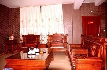 Lucky 5 Million Express Hotel Yuxi Kunming Bagian luar foto