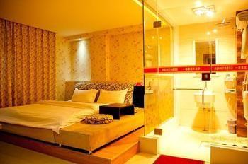 Lucky 5 Million Express Hotel Yuxi Kunming Bagian luar foto