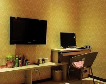 Lucky 5 Million Express Hotel Yuxi Kunming Bagian luar foto