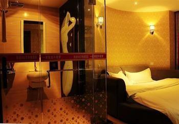Lucky 5 Million Express Hotel Yuxi Kunming Bagian luar foto