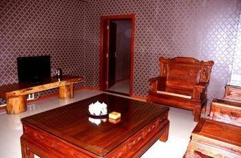 Lucky 5 Million Express Hotel Yuxi Kunming Bagian luar foto