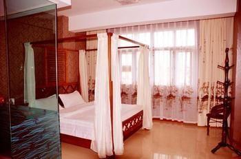 Lucky 5 Million Express Hotel Yuxi Kunming Bagian luar foto