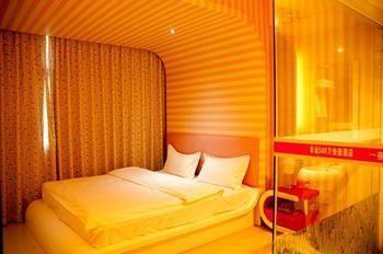 Lucky 5 Million Express Hotel Yuxi Kunming Bagian luar foto